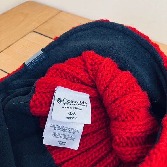 Columbia Knit Winter Beanie Hat Tuque Red with Lined Ear Flaps Adult Size - Picture 7 of 10